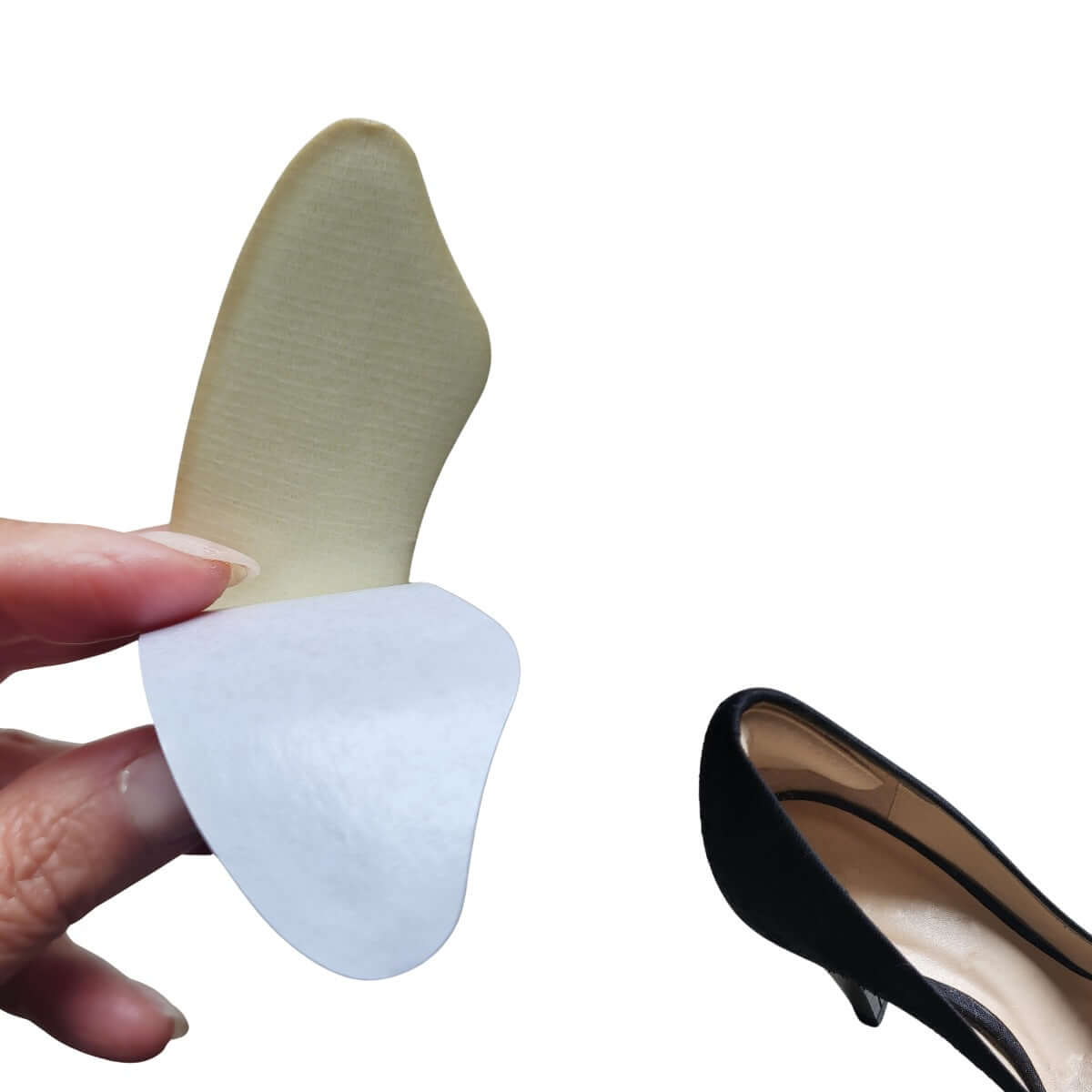 Antislip hælindlæg af foam og blød tekstil beskytter beskytter hælen mod friktion og tryk fra skoens hælkappe. Køb 2 stk. behagelige og bløde hælkappe indlæg hos Carerelief.