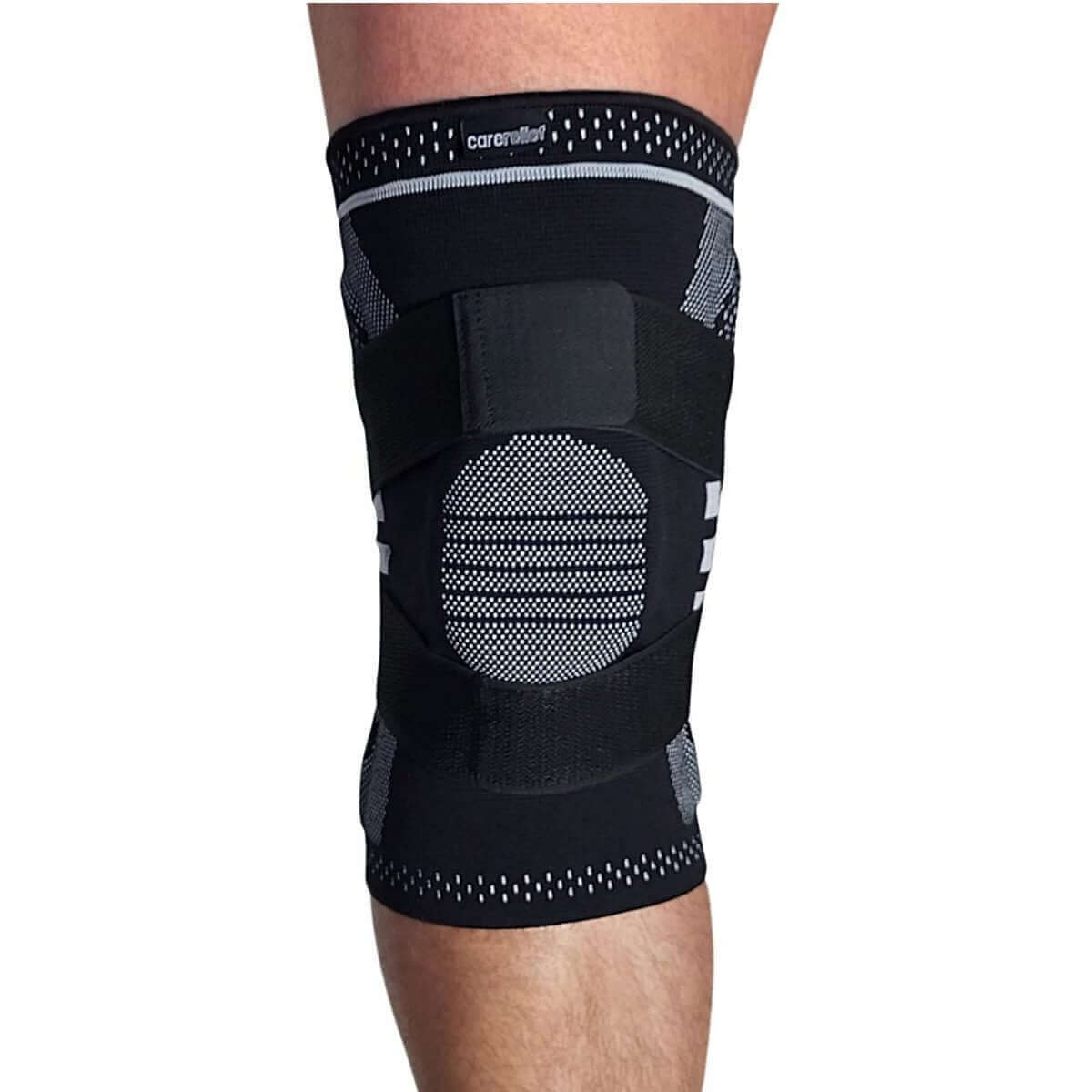 Knæbind med skinner støtter og lindrer smerter fra skader, overbelastning og vrid på knæet. Køb knæbandage med stålfjedre, silikone gel og støtte strop KN15 hos Carerelief.dk
