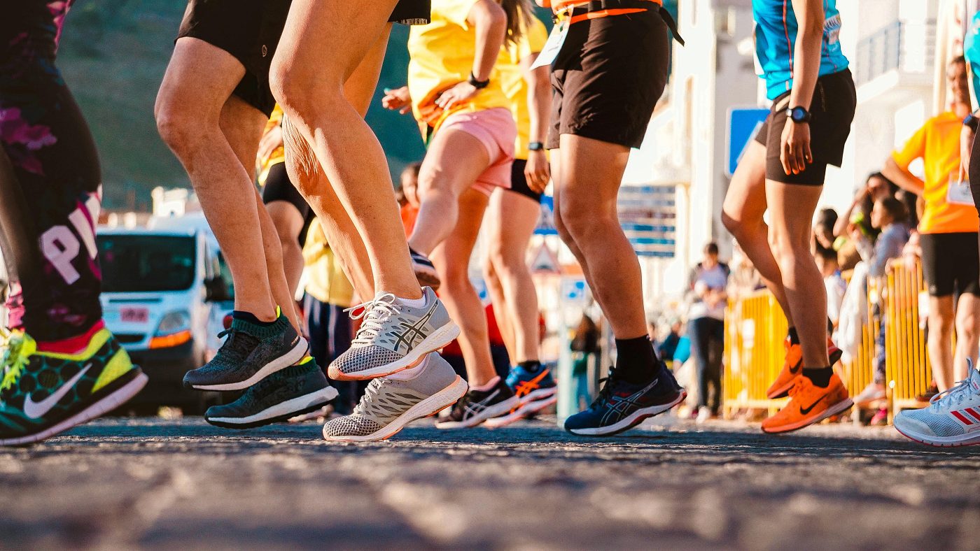 Køb populære sportsbind, støtteprodukter, såler og indlæg til sko online. Find dine personlige favoritter til gavn ved sport, motion, løb, gåture, praktiske gøremål og hverdagsaktiviteter hos Carerelief.dk 