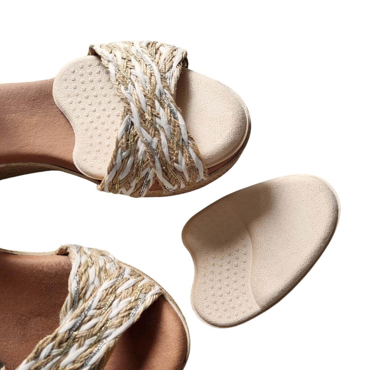 1 par forfodssåler i memory foam. Stødabsorberende indlæg med selvklæbende bagside aflaster en øm forfod i sko og sandaler.