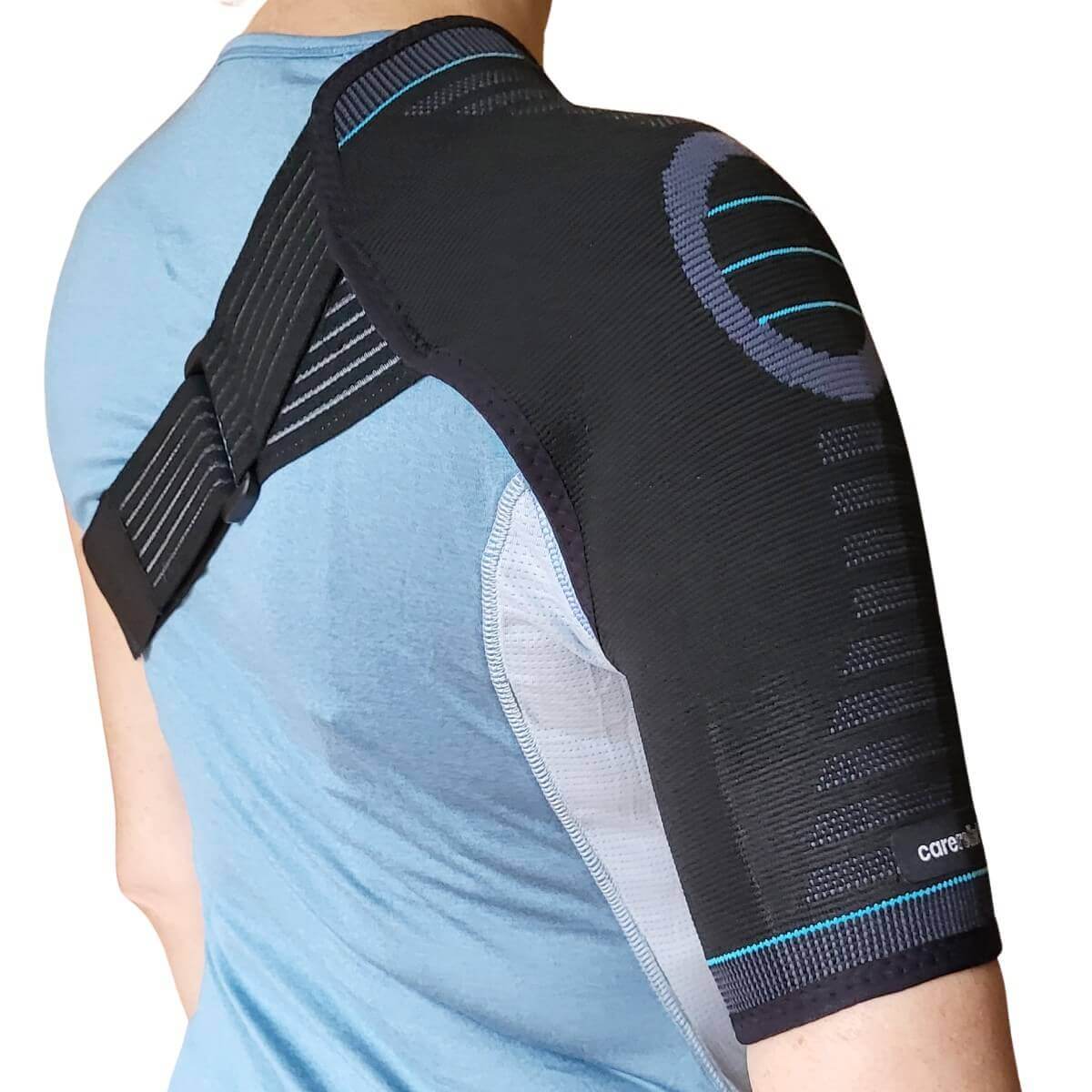 Bandagen er velegnet til lindring og behandling af smerter i skulderen. Skulderbandage velegnet til inflammation, slidte og gigt smerter i skulderen - SS10 Care - Carerelief.